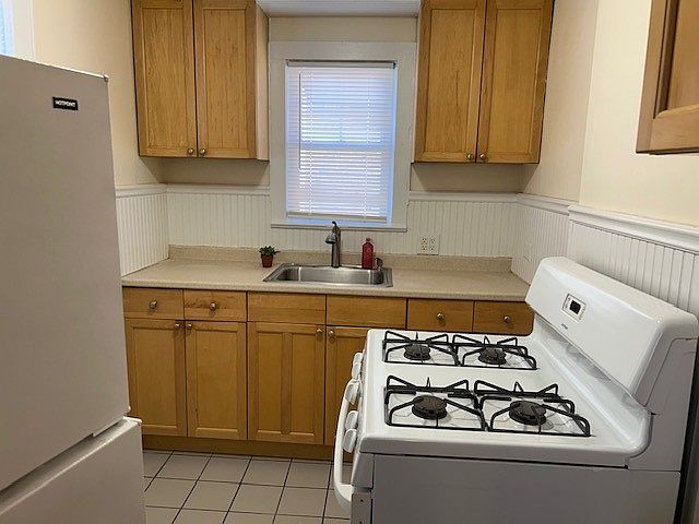 1st image of 2309 Stoneybrook Ave #2