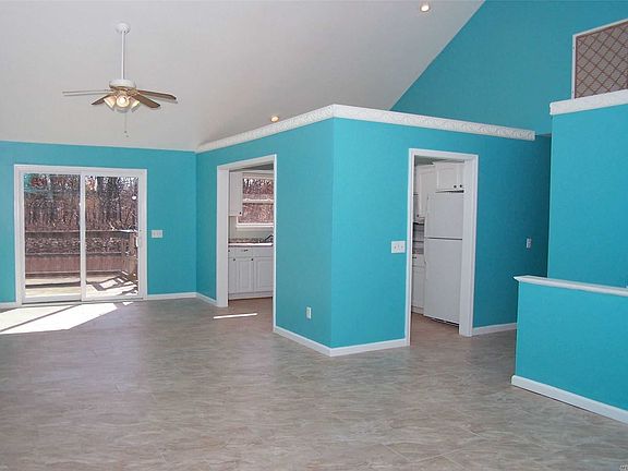 3rd image of 78 Parkwood Dr