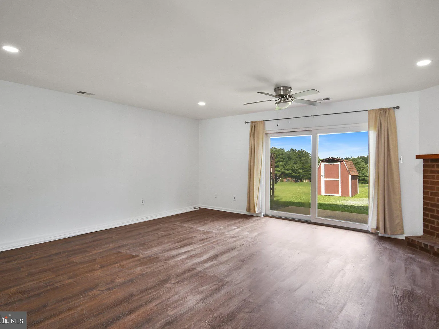 2 bed, 2.5 bath, 1760 sqft, $2,395 — Photo 4