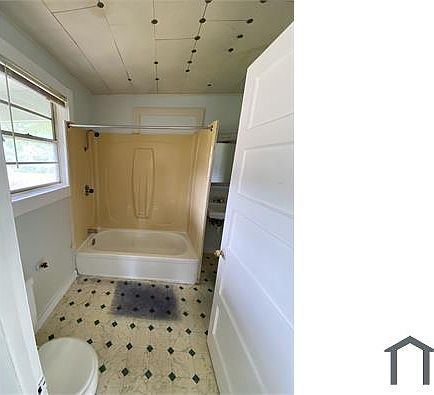 4th image of 2374 Avenue D