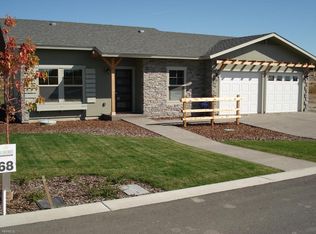 8017 Vialago Way #68, Zillah, WA 98953