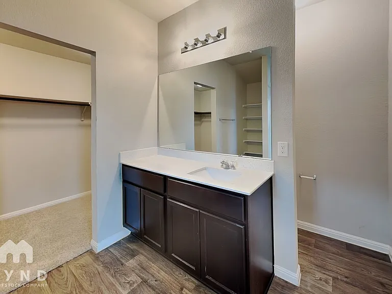 10808 Seguin St — Photo 10