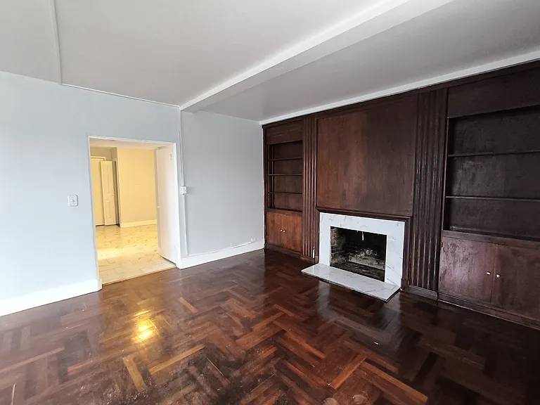 909 Park Ave #421E — Photo 5