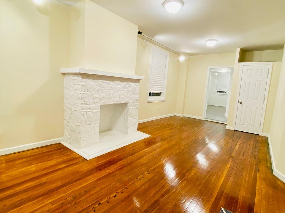 1st image of 15 S Bleeker St #1