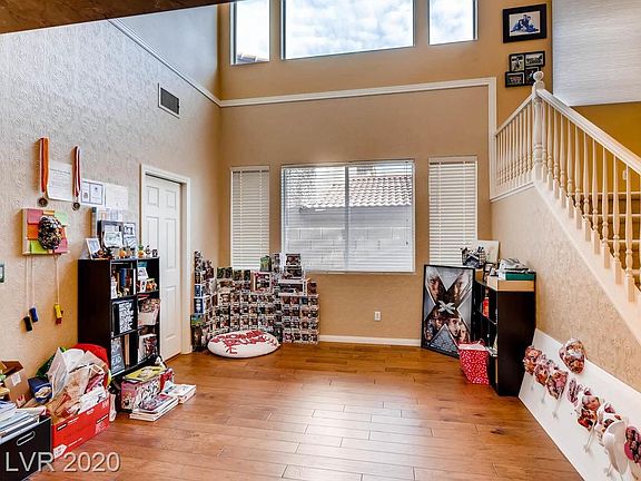 4th image of 3241 Bishop Pine St