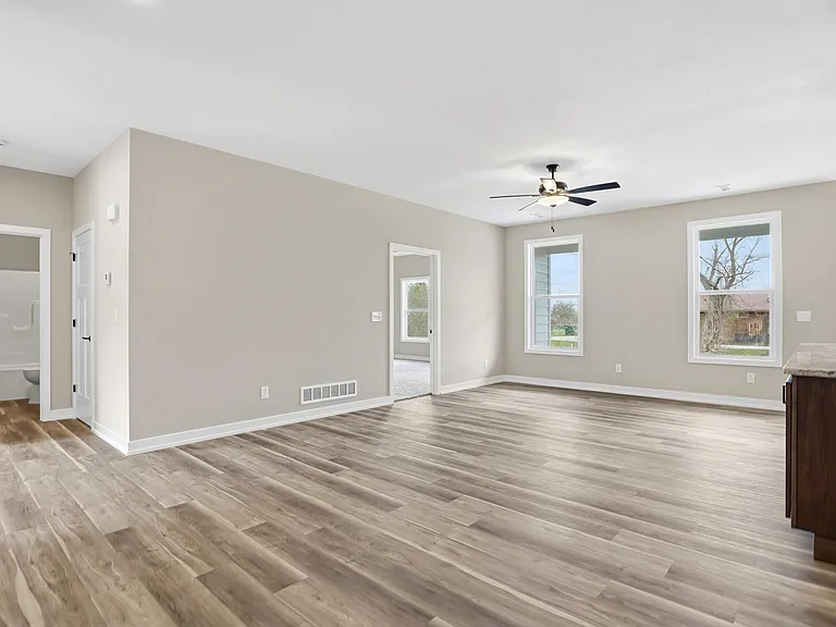 1044 Stonehaven Dr — Photo 6