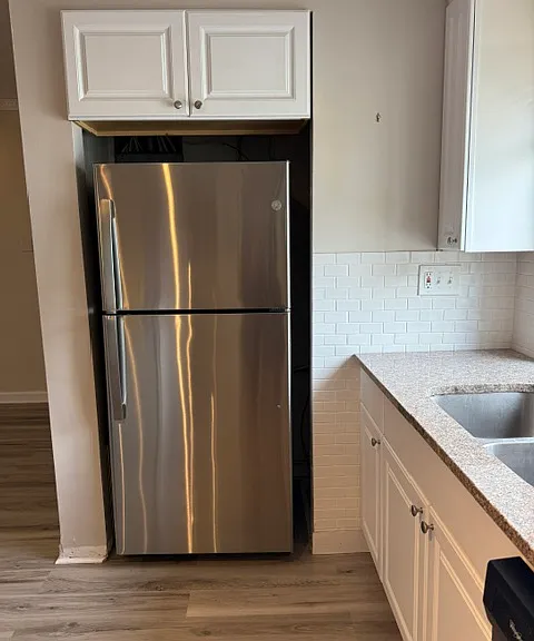 New refrigerator with ice maker