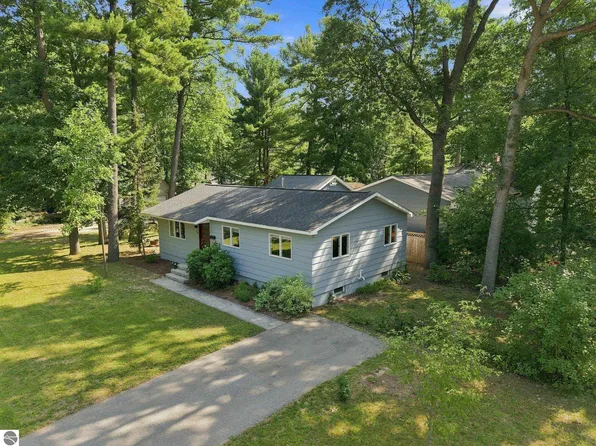 339 Huron St, Traverse City, MI 49686