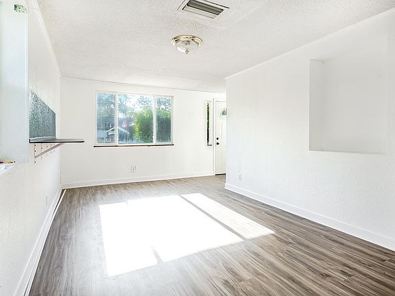 5th image of 4154 Skycrest Dr