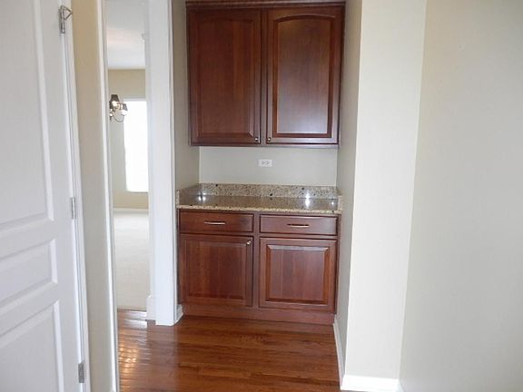 5th image of 4042 Diana Ct