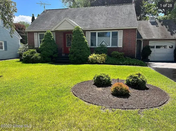 11 Forest Drive, Colonie, NY 12205