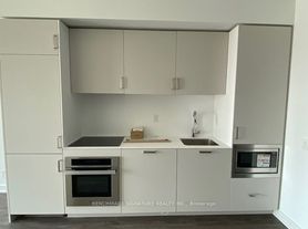 88 Queen St E