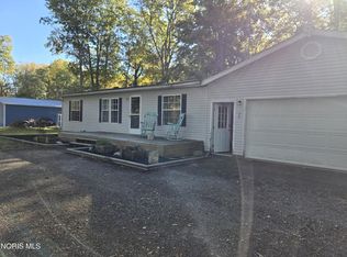 26913 Helen Dr, Fayette, OH 43521