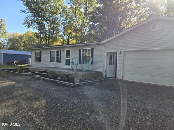26913 Helen Dr, Fayette, OH 43521