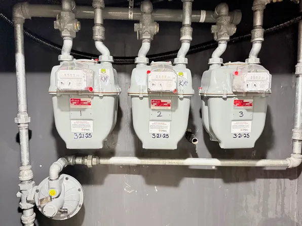 530 45th Street image 33 of 36