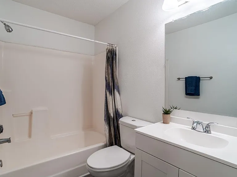 St. Andrews Commons Apartment Homes — Photo 9