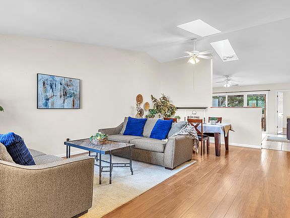 4th image of 1742 Dogwood Dr