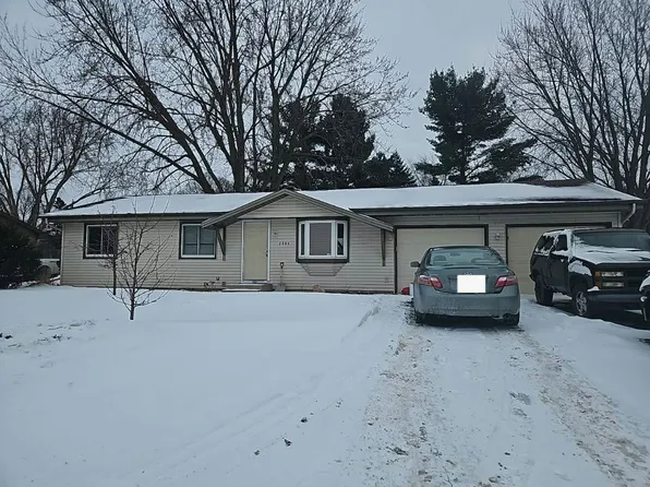 3884 Jay Ln, White Bear Lake, MN 55110