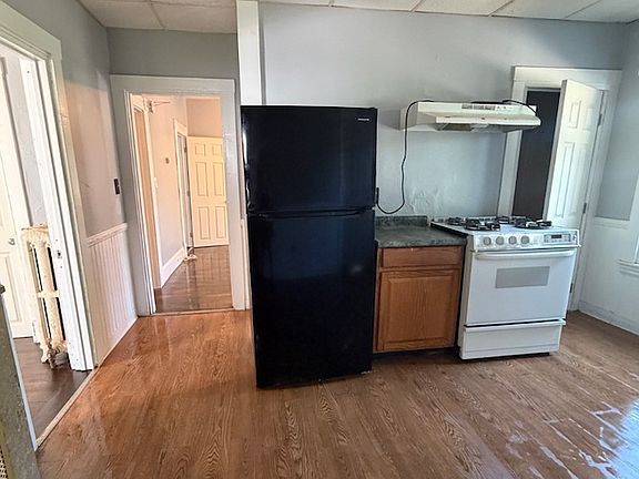 4th image of 92 Elliot St #1