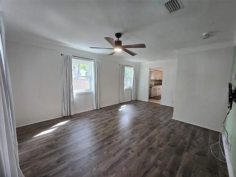6001 Cedar St NE — Photo 5