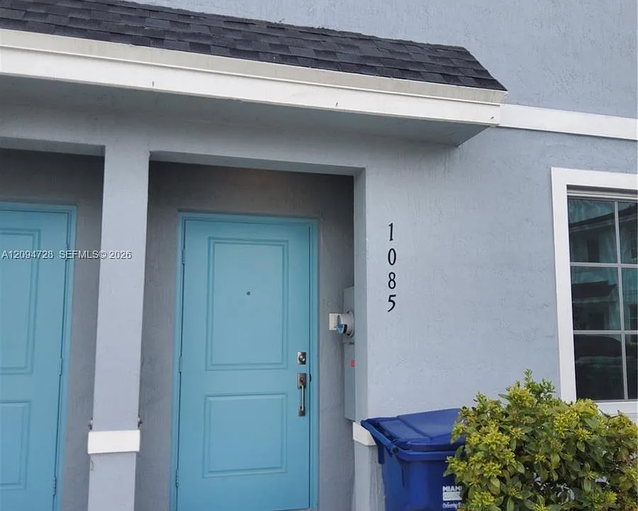 1085 NW 4th Ter