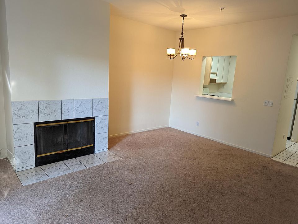 1st image of 8 Fawn Ct #8