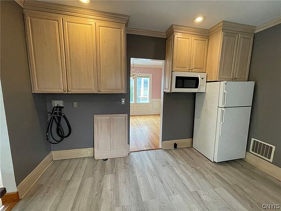 4th image of 517 Glenwood Ave