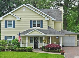 62 Wakefield Ave, Port Washington, NY 11050