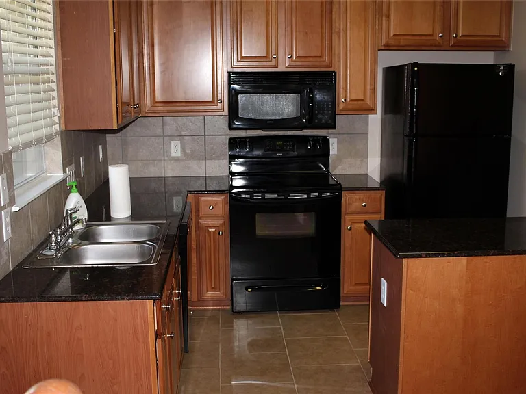919 Sterling Creek Cir — Photo 2