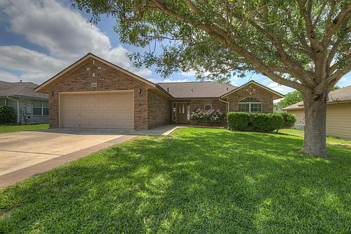 2116 Bentwood Dr Photo 1
