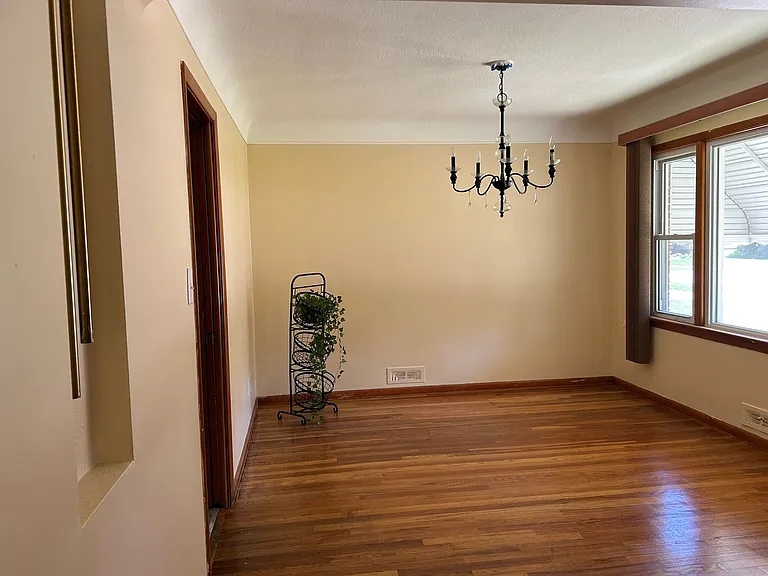4409 Adrian Rd — Photo 11