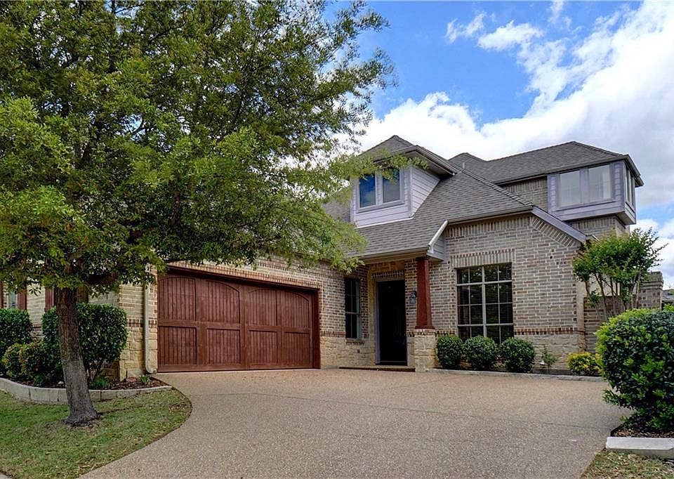 1st image of 211 Versailles Ln