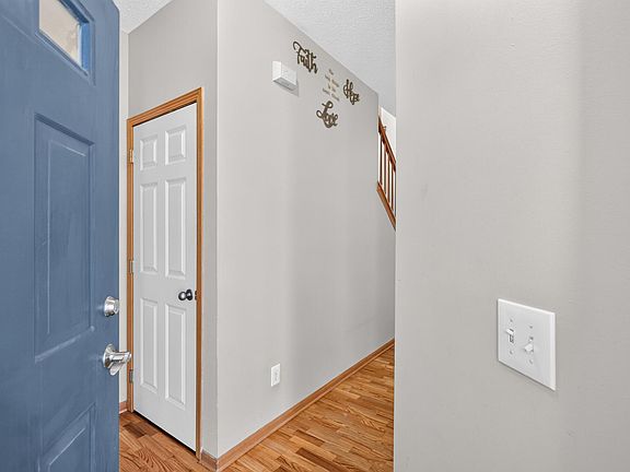 5th image of 8011 Everest Ln N