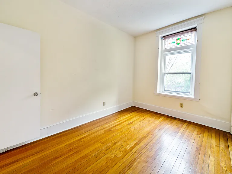 137 Peterborough St #2 — Photo 5