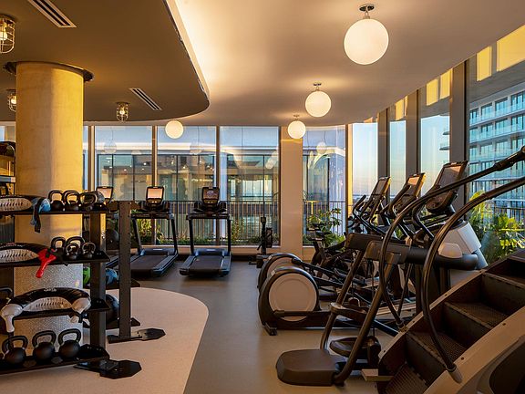 4th image of 1011 E Cumberland Ave #1812