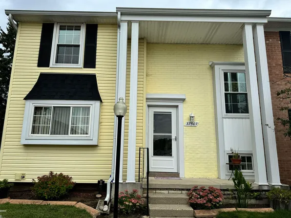 37507 Charter Oaks Blvd #C, Clinton Township, MI 48036