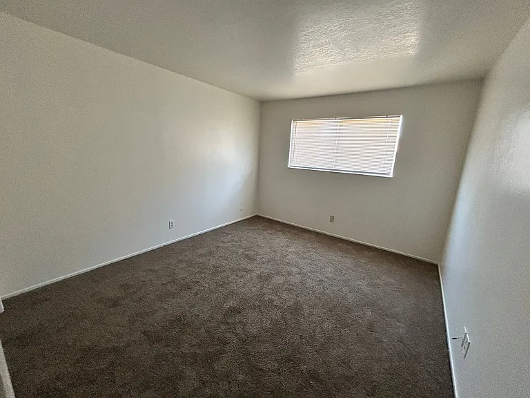 610 E Pine St — Photo 9