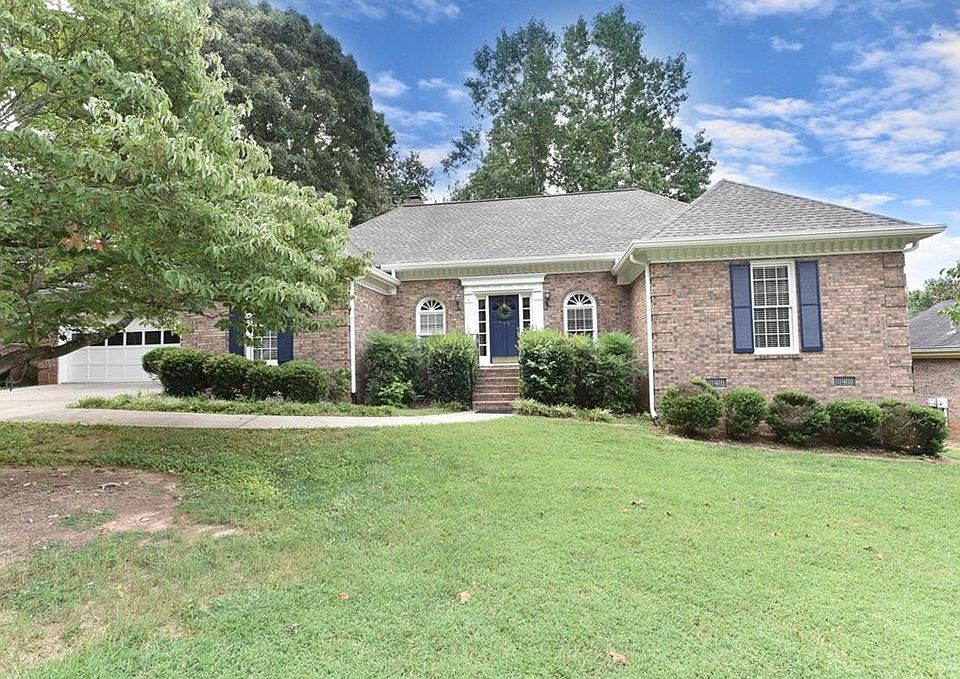 1st image of 792 Leonard Ct