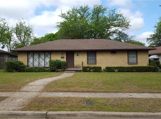 8411 Capriola Ln, Dallas, TX 75228