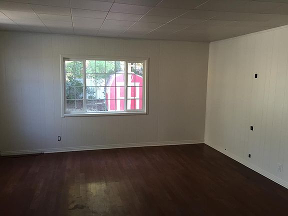 3rd image of 1672 E Phebe Ln