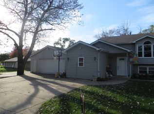 1262 Church Rd, Aurora, IL 60505