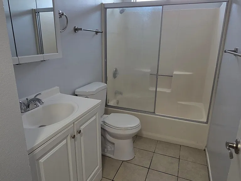 2649 Marengo St #3 — Photo 4