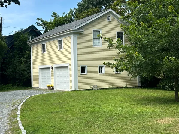 15 Clay St #1, Newport, RI 02840