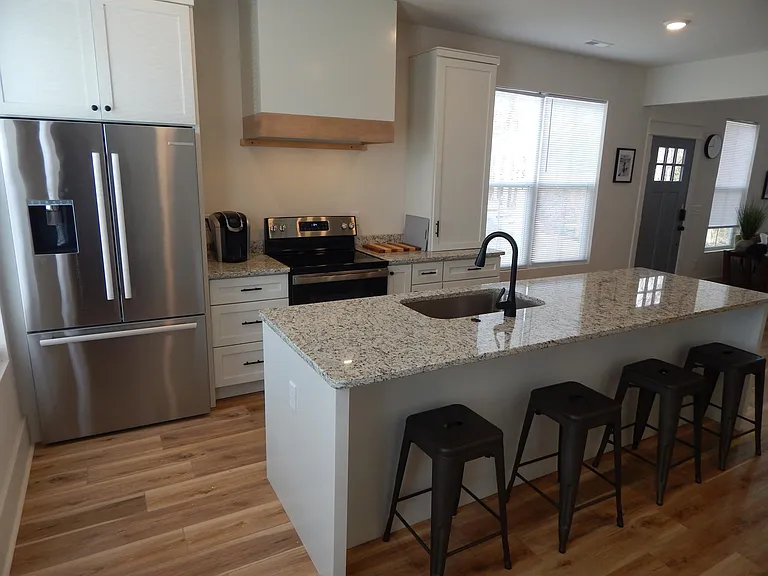 233 Marshland Ln — Photo 5