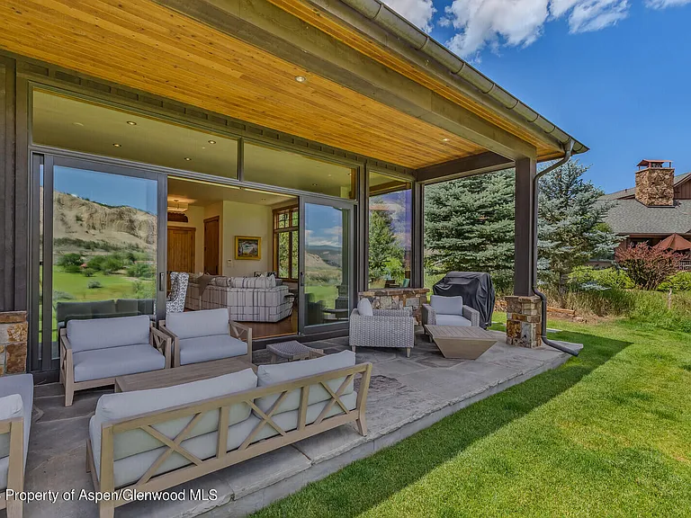 138 Club Lodge Dr — Photo 42