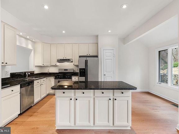 4th image of 3720 Huntley Meadows Ln
