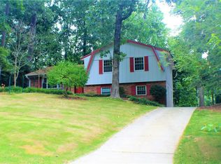 1095 Creekdale Dr, Clarkston, GA 30021