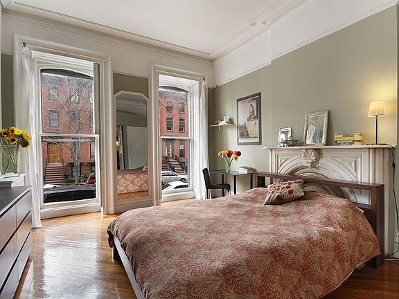 4th image of 116 Saint James Pl