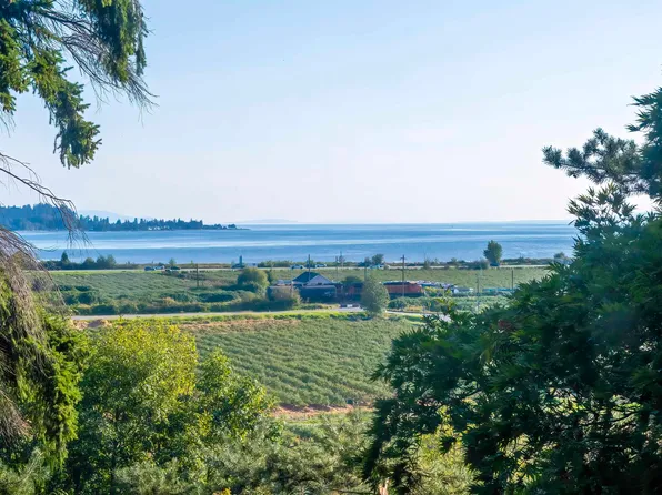 5242 Station Rd, Surrey, BC V3X 3C4