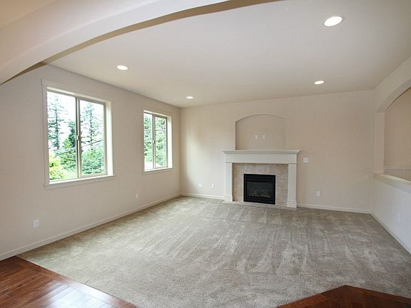 4th image of 20361 Greenwood Ave N